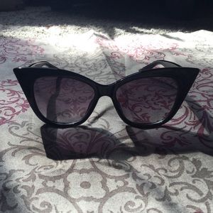 Cat eye sunglasses